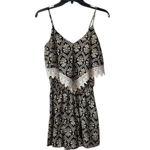 C'isa Chic Black & Cream Floral Romper Size Small
